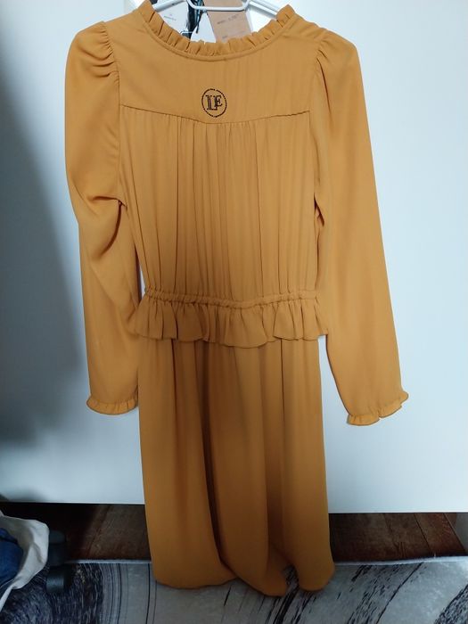 Дамска рокля в цвят горчица