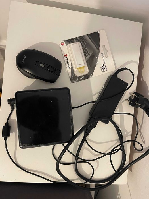 Mini PC intel NUC7 Canyon CPU Celeron2Ghz 8Gb RAM DDR4 128Gb-SSD Win11