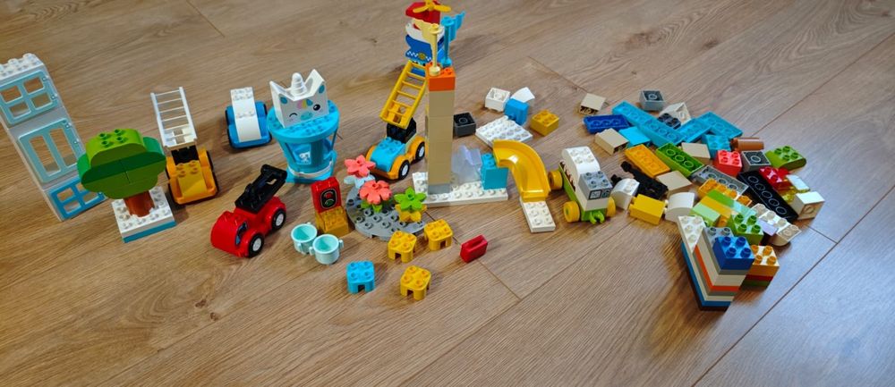 Vând LEGO DUPLO 4,5 kg + placă verde BONUS