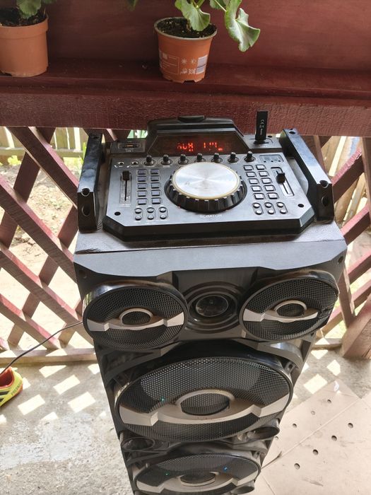 Boxă AKAI     DJ-222