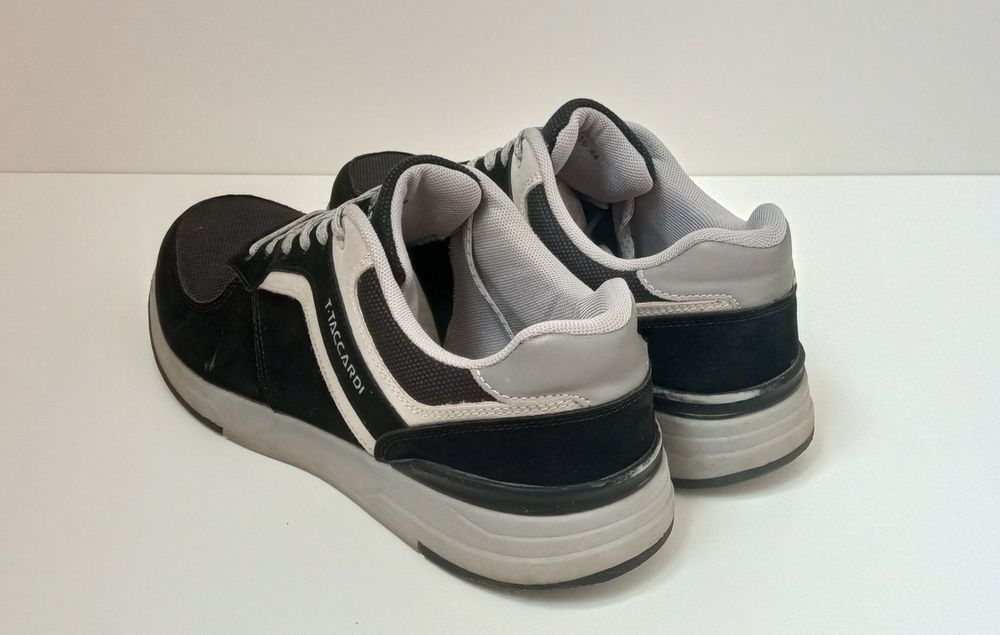 Мужские кроссовки