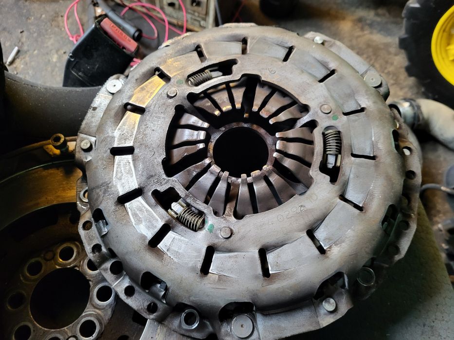Kit ambreiaj Volantă  Bmw E46 320d 150cp