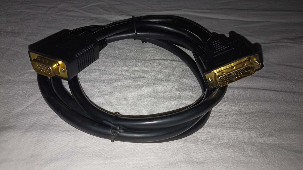 Продавам Голям лот кабели и аксесоари – TDK VCR, HDMI, VGA-DVI-D, RCA, S-Video, LAN, Phono, Floppy, DeepCool HDD Cooler