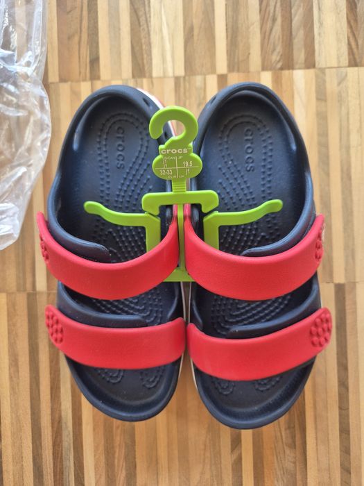 Нови сандали crocs