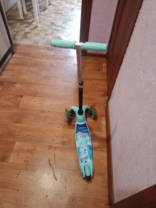 Продам детский самокат