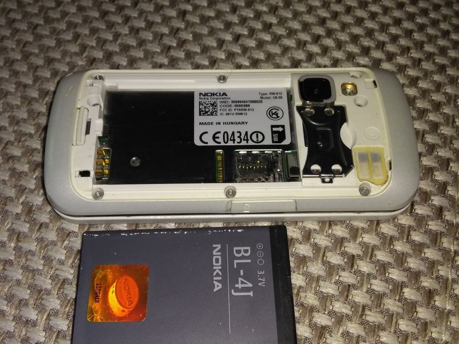 Продам смартфон Nokia C6-00 на запчасти
