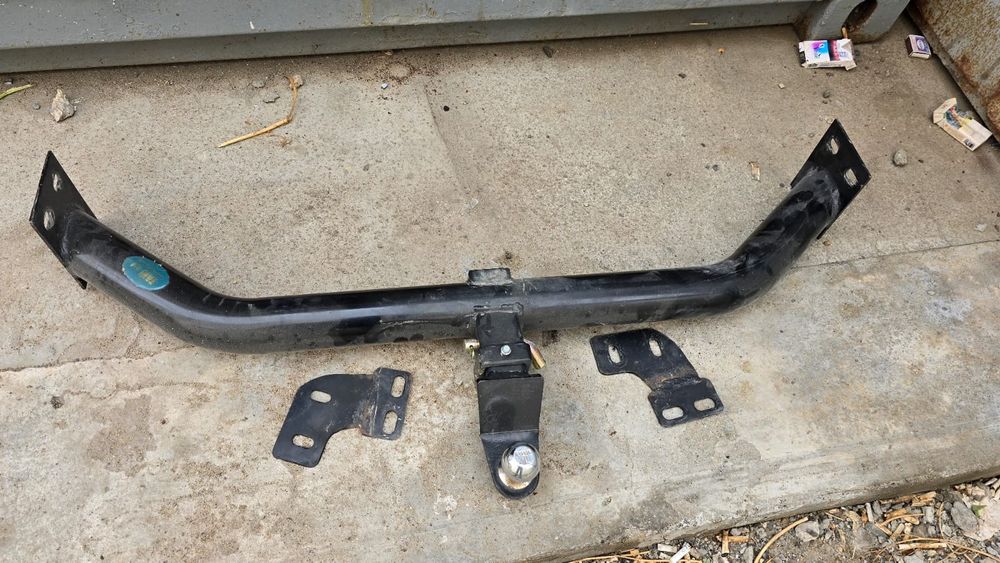 Фаркоп  на Тайота хайлукс.