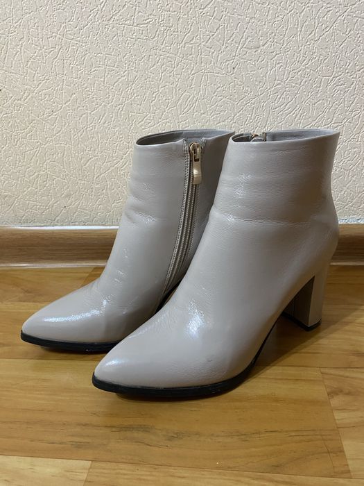 Продаются полусапожки 35 размера