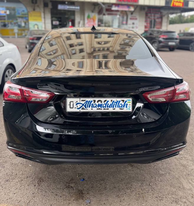 Malibu Premier 2021 Yil Qora Rang Polni Navarot