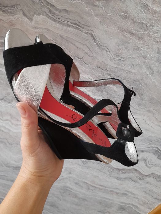 Женские босоножки