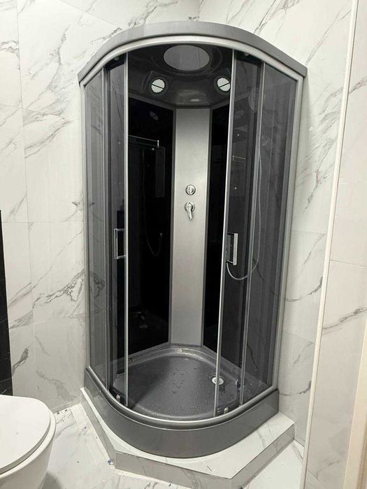 Душевые кабины и ограждения со склада!