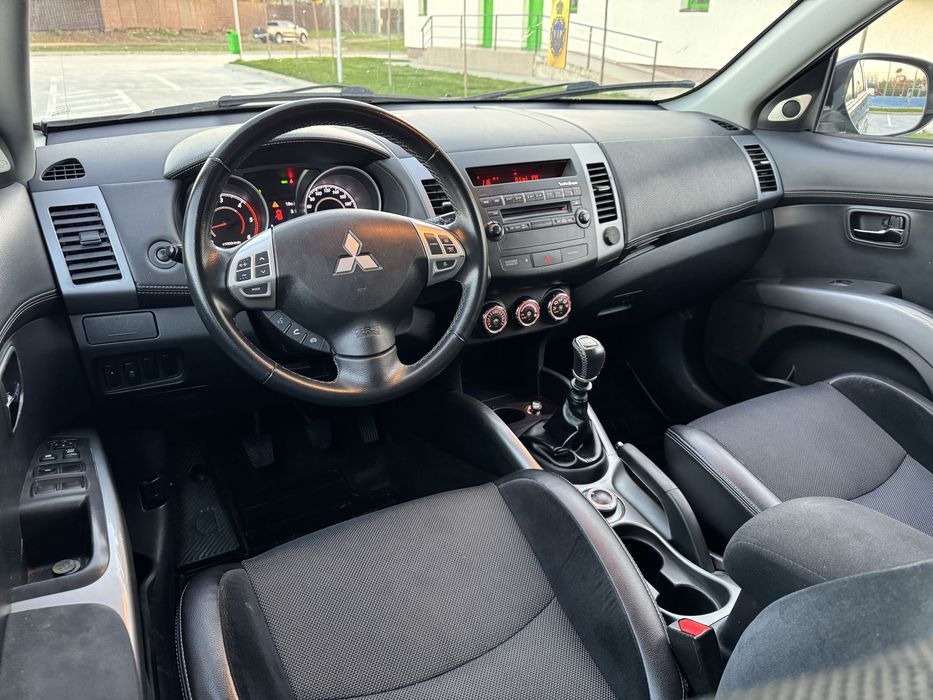 Mitsubishi Outlander An2012 4x4 7Locuri Inmatriculat 2Seturi JanteTop