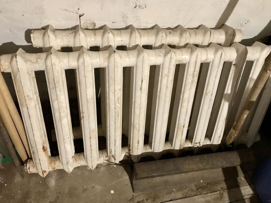 Срочно продам чугунный батерии