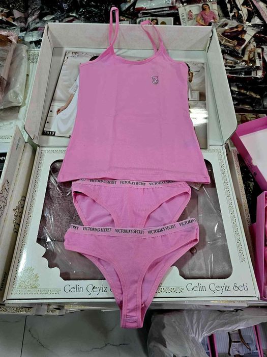 Комплект Виктория сикретс от 3 части