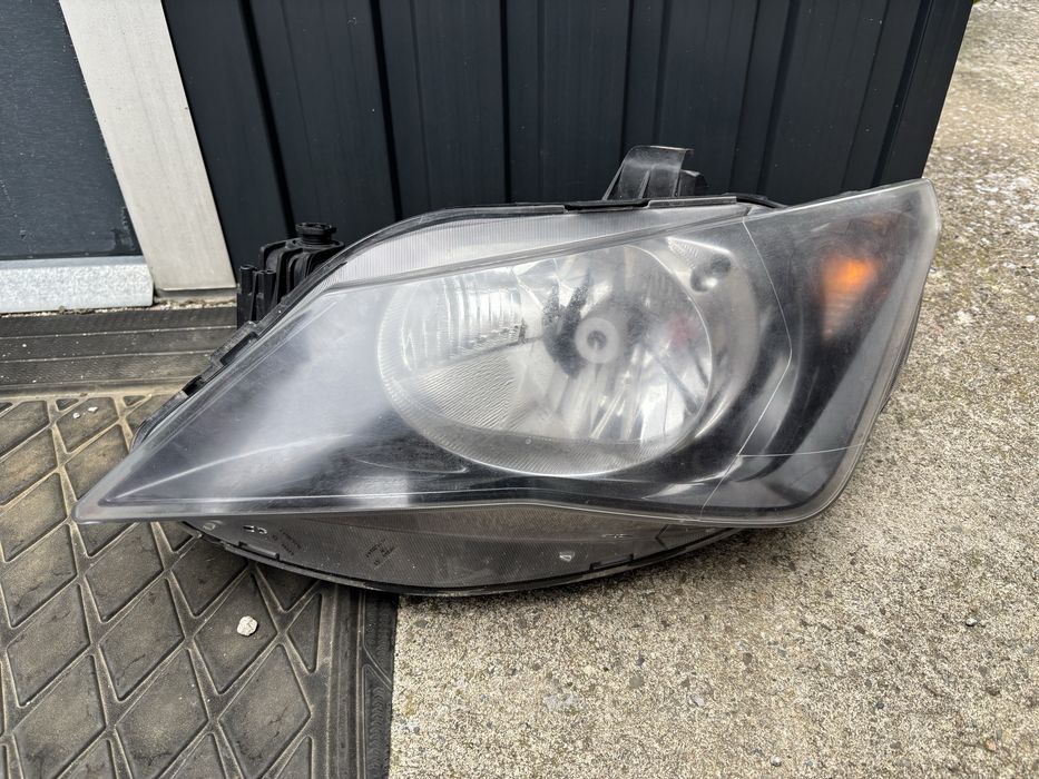 Преден ляв фар за Seat Ibiza 6J 2007-2012г