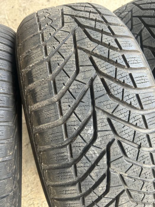 Продавам 4бр зимни  Yokohama в перфектно състояние 235/55/18 дот-19
