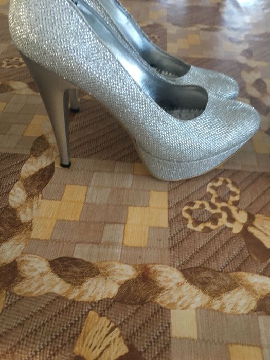 Дамски обувки токчета