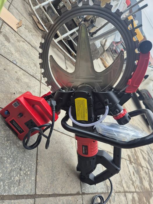 Продам профессиональную электрическую бетонорезную пилу