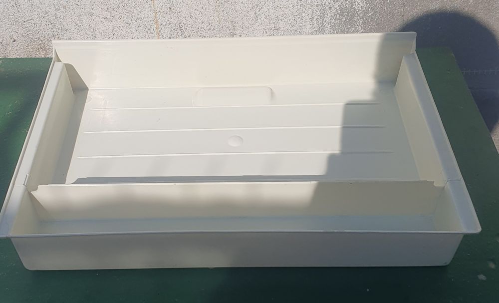 Tavi frigider model vechi