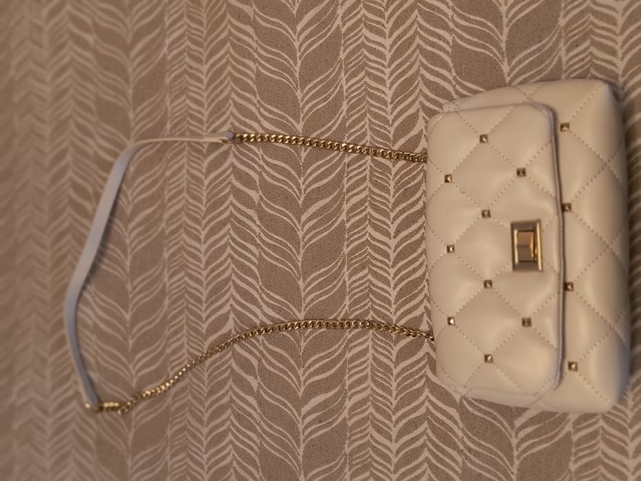 Дамска бяла чанта