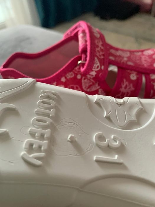 Продам фирменную детскую обувь