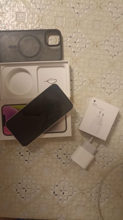 iPhone 14 + оригинальный блок питания
