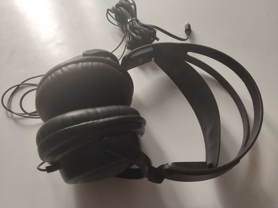 оригинални немски големи професионални слушалки за дисководещ