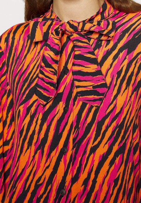 Риза Patrizia Pepe, размер 38/XS,анималиер принт,нова с етикет!