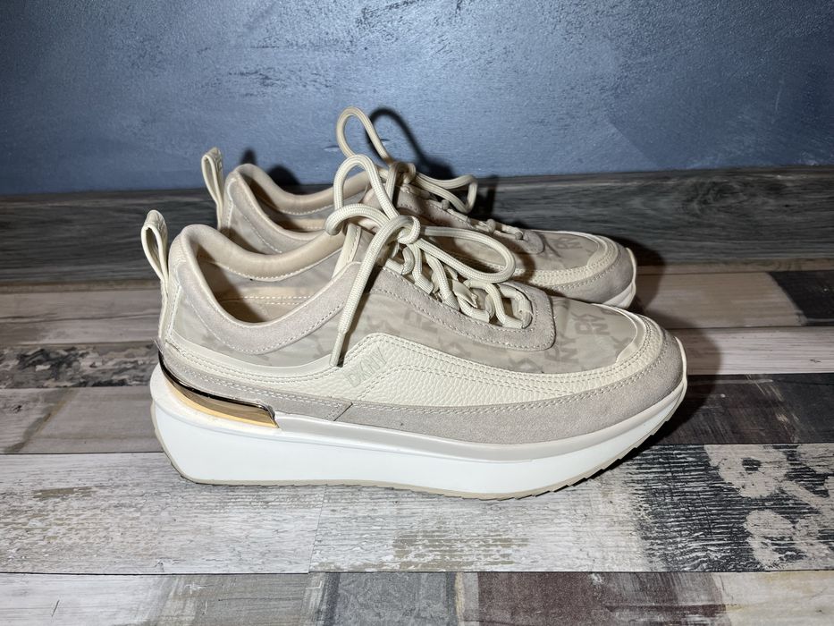 Дамски обувки DKNY