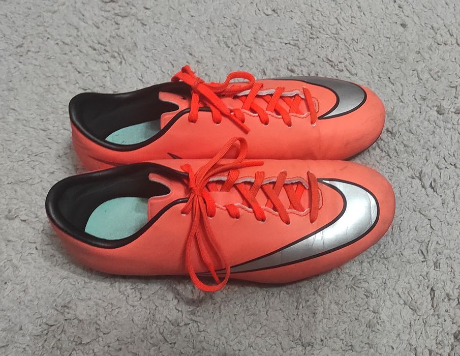 Ghete fotbal Nike Mercurial Victory 38,5 cm