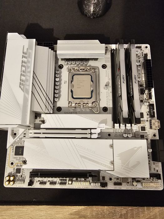 Vând kit I9 14900k, 32gb ram ddr5, Aorus elite B760m