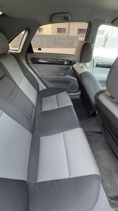 Chevrolet GENTRA avtomat. Без люк. Насия