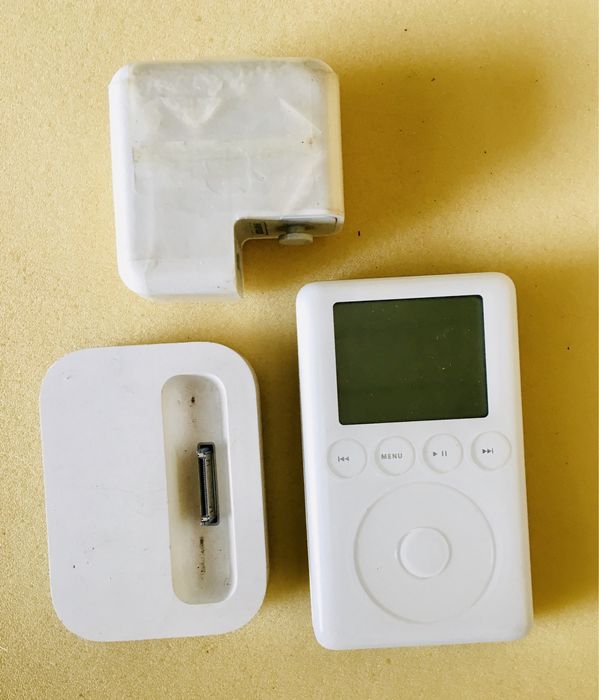 Ipod - APPLE - - оригинал ..