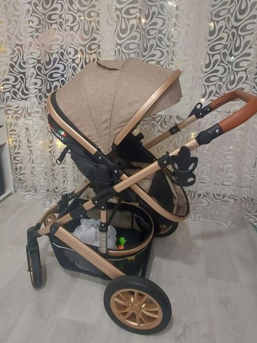 Продам детскую коляску 3 в 1