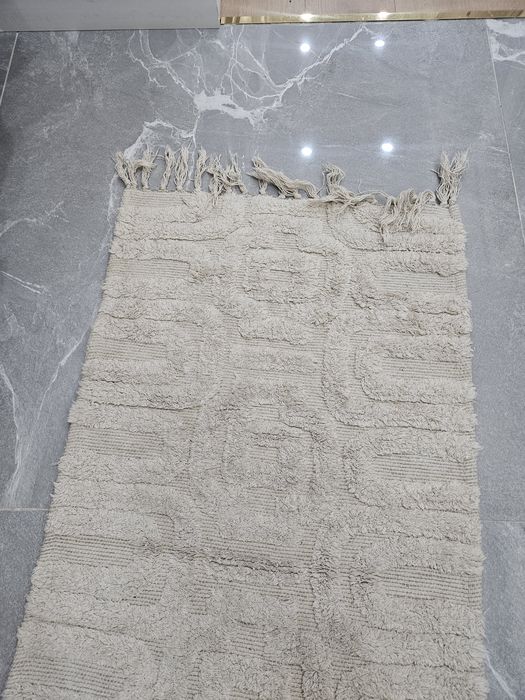 Коврик бежевый ворсистый