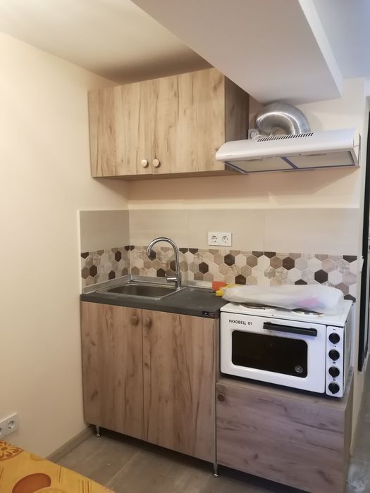 Отдавам под наем Боксониера в идеален център за 1 човек