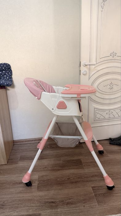 Стульчики для кормления  5000 каждая