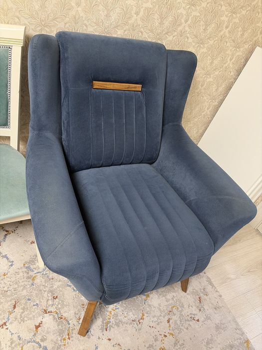 Продам диван и кресло