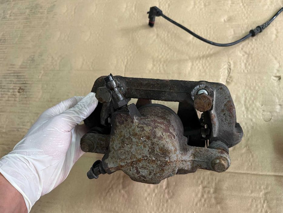 Предни спирачни апарати от Mercedes C-class W203 3.2i