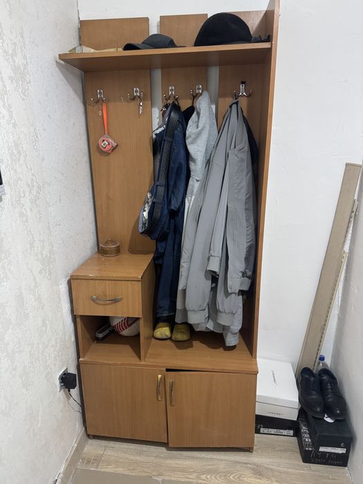 Вешалка в прихожую