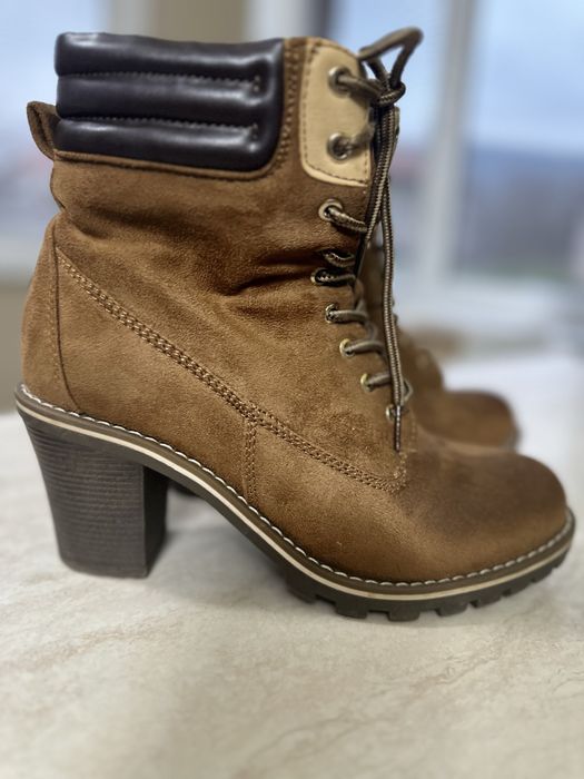Кафяви дамски боти