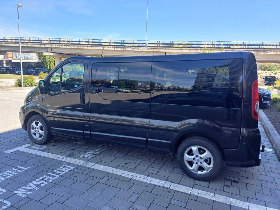 Vând Renault Trafic 8+1