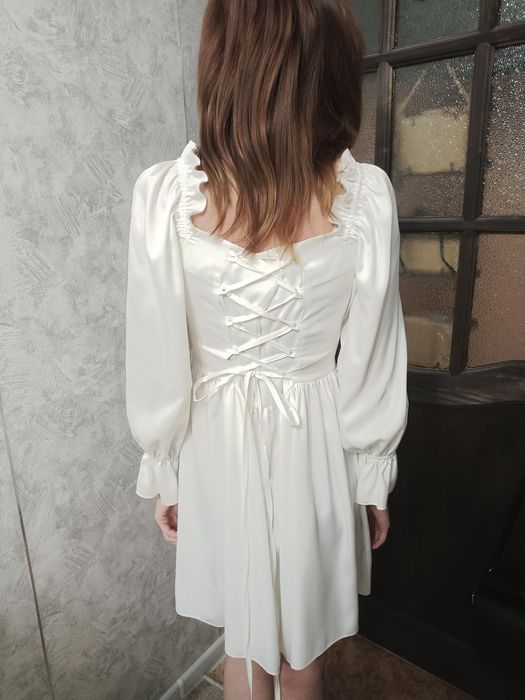 Продам белое платье