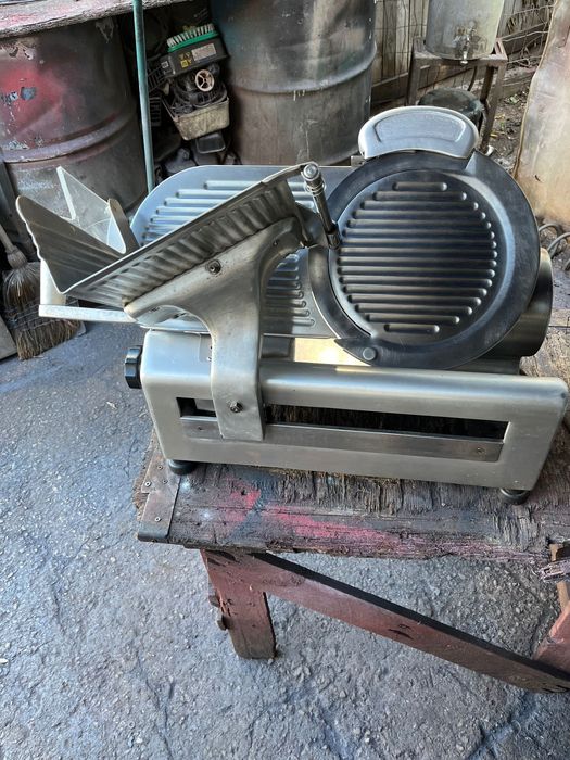 Профисионална колбасорезачка Vector