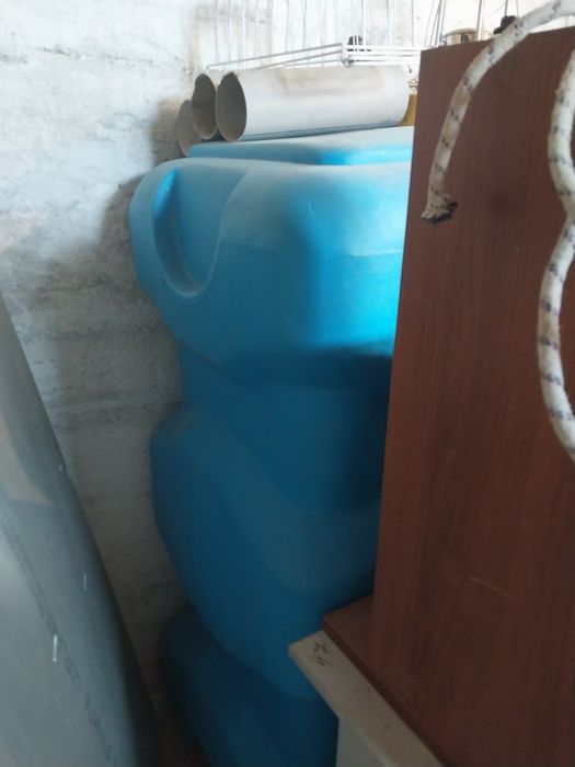 Бачок на 1000л продам