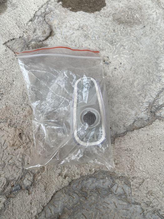 Продам на мерс 124 бензанасос!