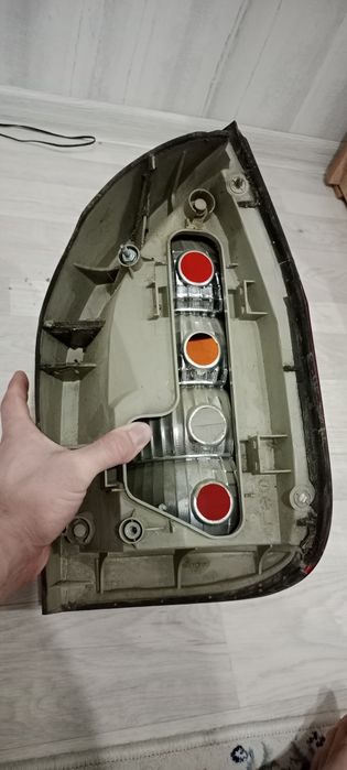 Задний фонарь левый Зафира А