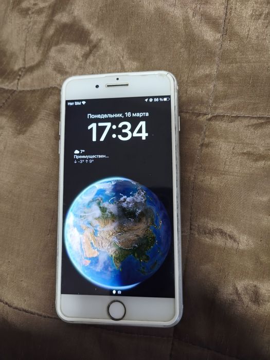 Продам IPhone 8 цвет серебристый