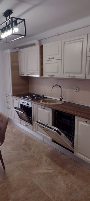 Apartament de închiriat cu 2 camere, zona Stadion