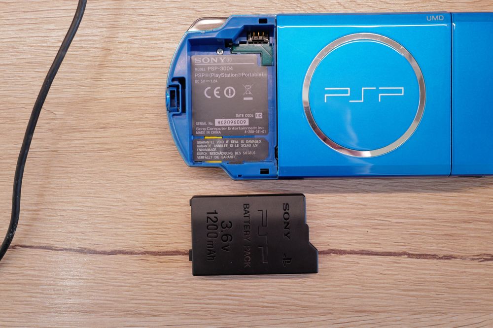 Consola joc PSP Playstation Vibrant Blue 3004 impecabila Card Charger